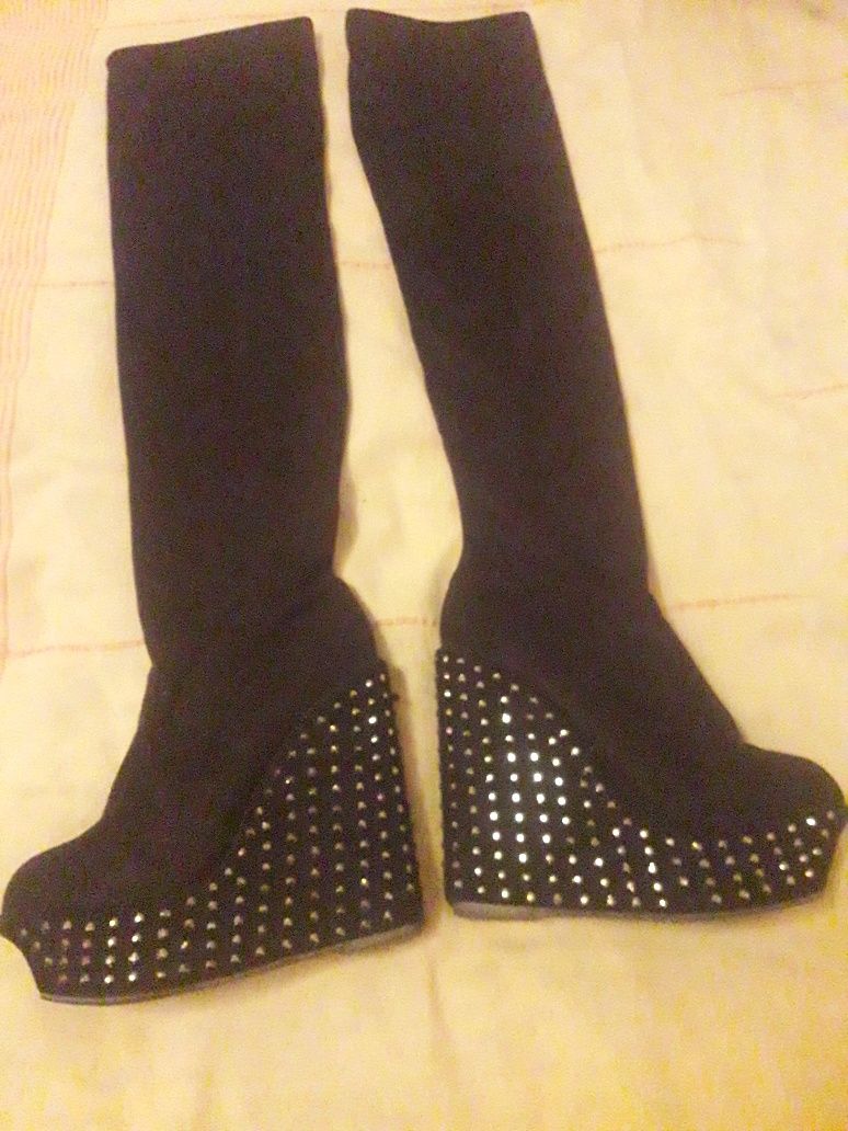 Botas altas em strass