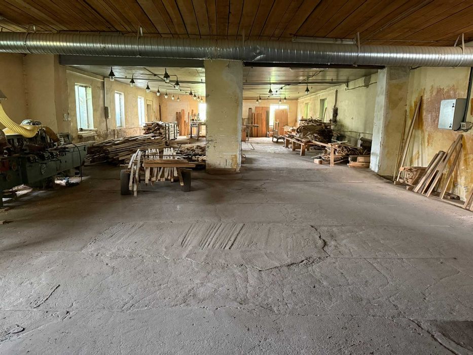 Продаж виробничого комплексу 4320 м2 та 2 га у Житомирська обл, Чуднів