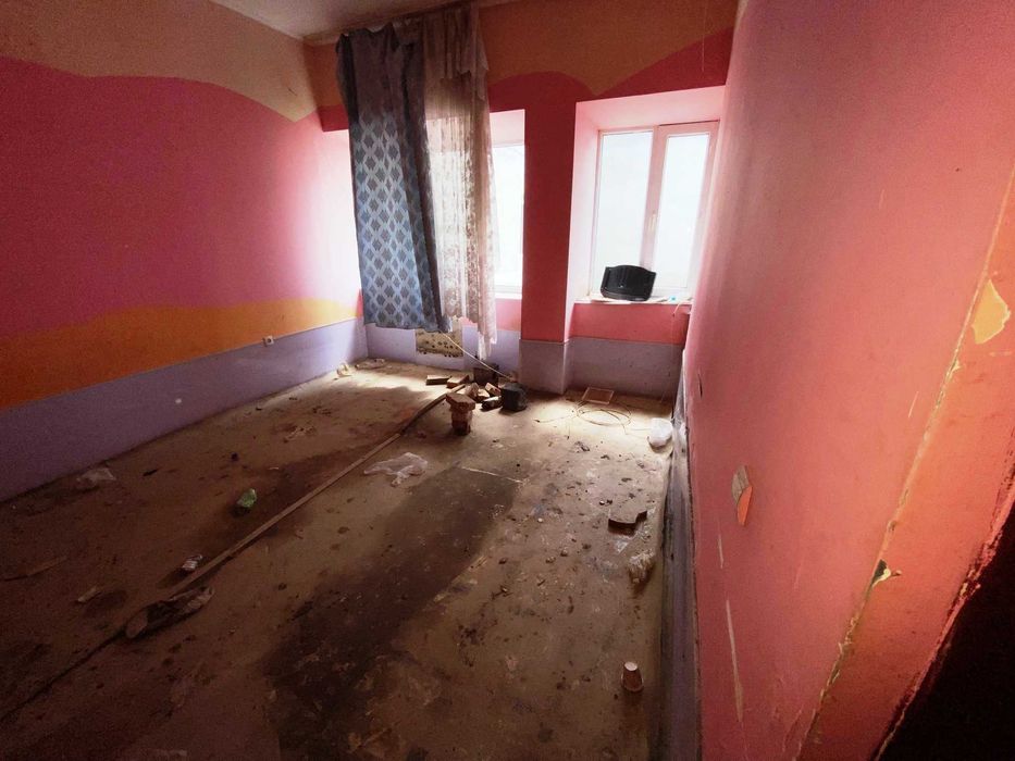 Будівля кафе "Веселка" 649,2 м2 в м.Галич, вул.Вітовського, 28  45000$