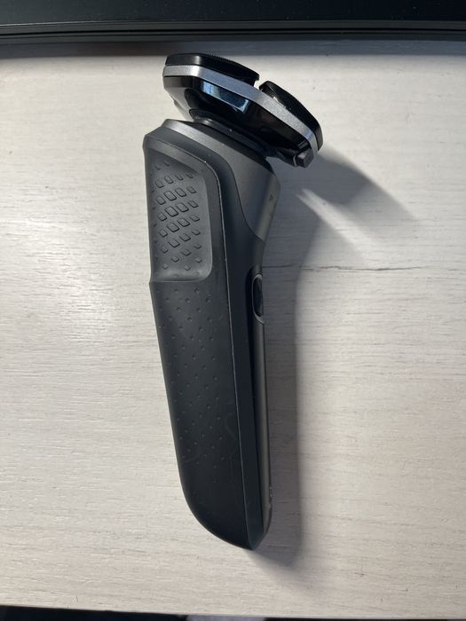 Продам бритву Philips