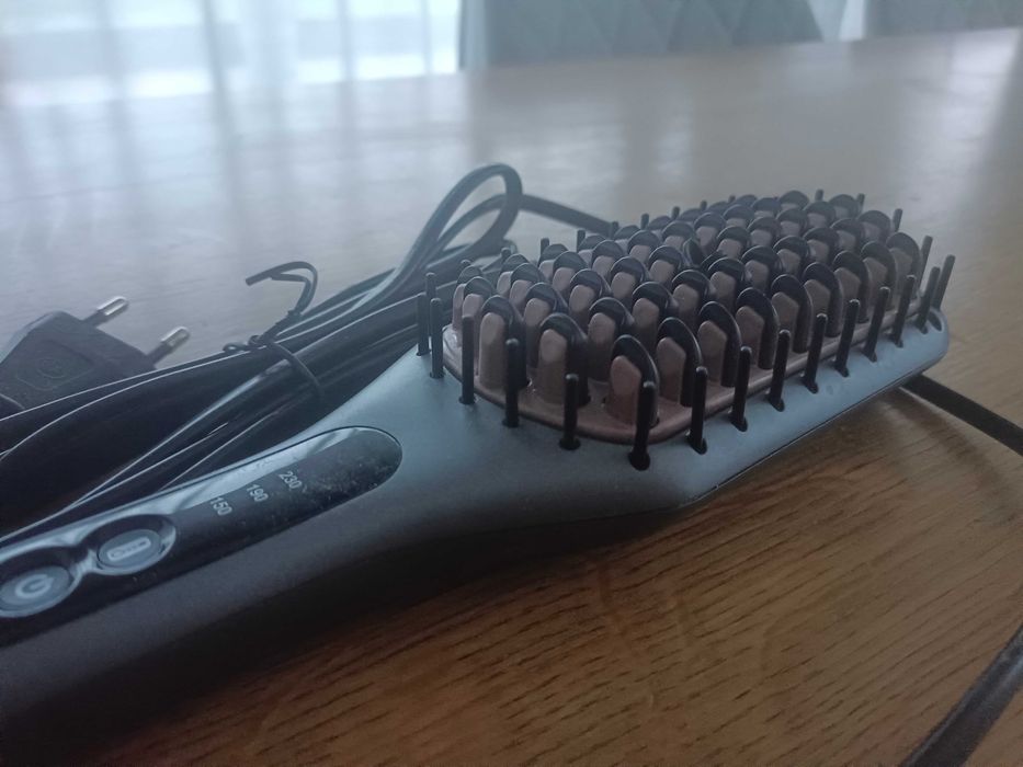 Remington CB7480 szczotka do prostowania włosów.