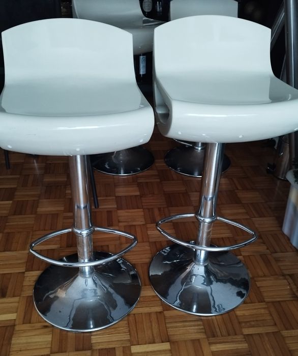 Bancos altos em inox 4 unidades