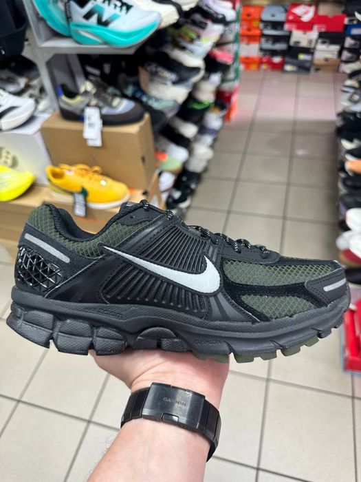 Кросівки Nike Zoom Vomero 5 ( РОЗМІР 40,41,42 )