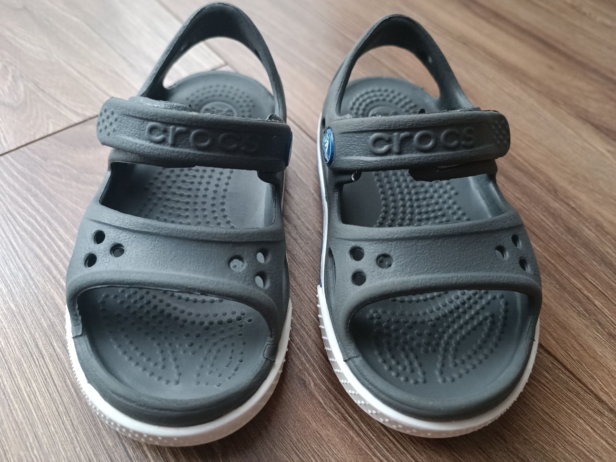 Crocs sandałki dla chłopca rozm 6 (23)