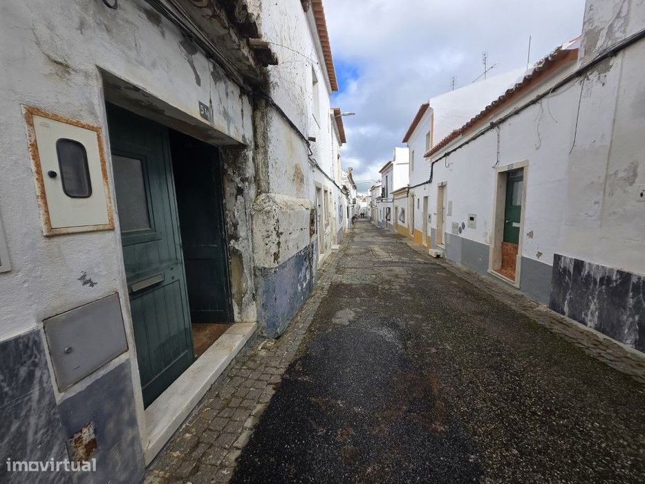 Oportunidade de Investimento - Moradia T3 no centro de Borba