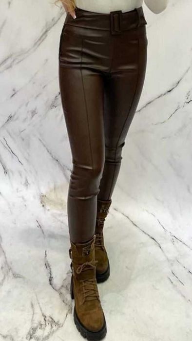 By o la la..! Spodnie czarne imitacja skóra pasek