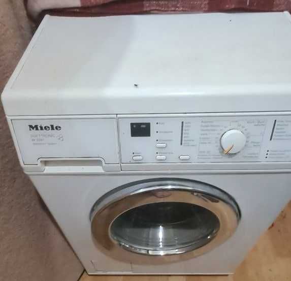 Пральна машинка Miele W3241 на 8 кг