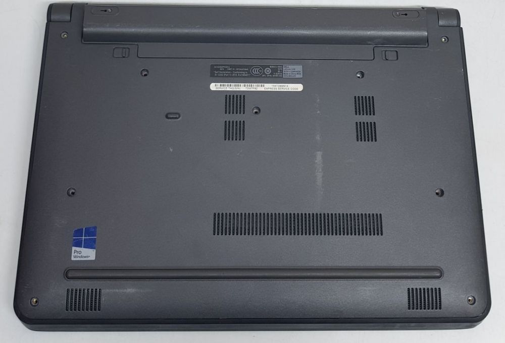 маленький DELL,  нетбук з 128 гб  SSD і 8 оЗУ, акумулятор 7 годин