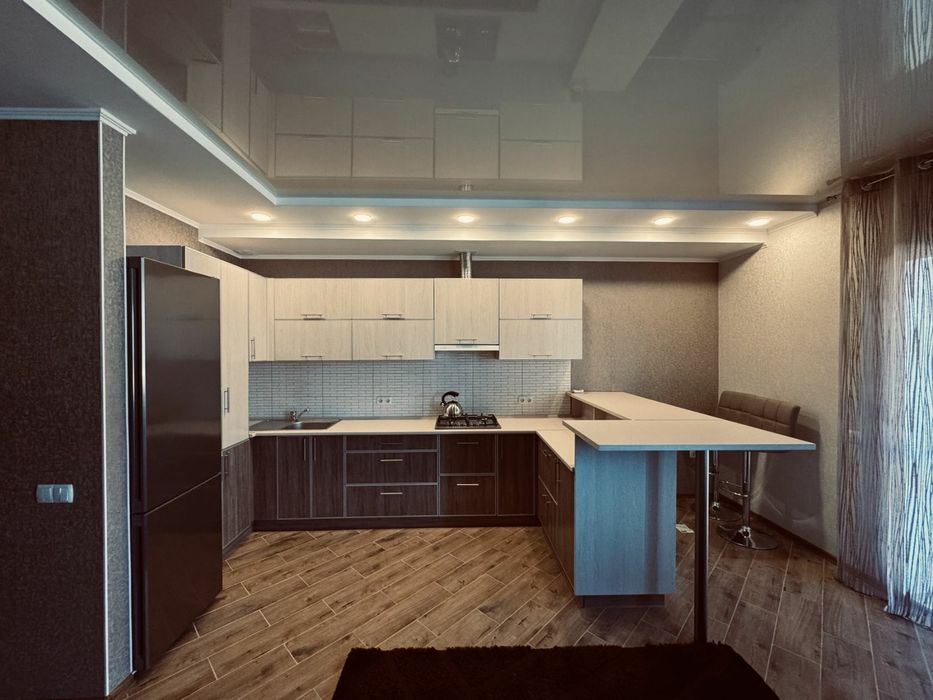 Продам танхаус з ремонтом без комісії.