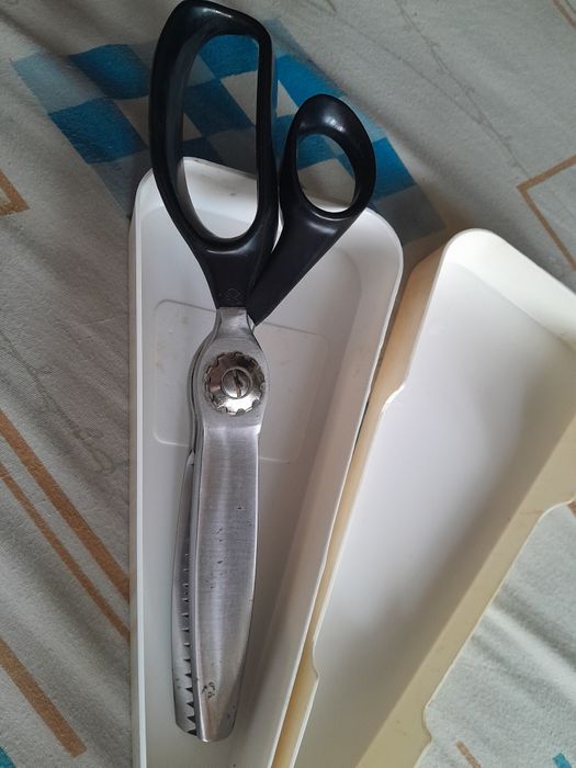 Хозяйственный инвентарь ножницы