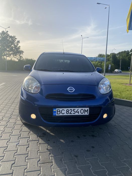Нісан мікра 2013 року