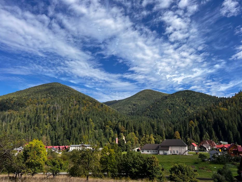 Продається 51 сотих за 168 000$ село Татарів! Є будинок зі світлом!