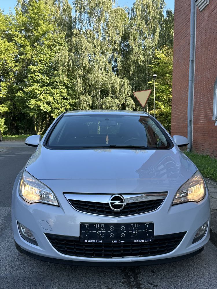 Opel Astra J 1.3 Diesel 2012r Nowe sprzęgło Lakier Seashell