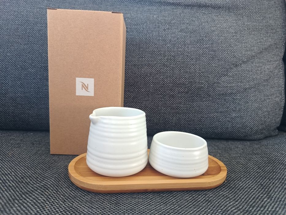 Nespresso zestaw do mleka i kawy- nowy tacka