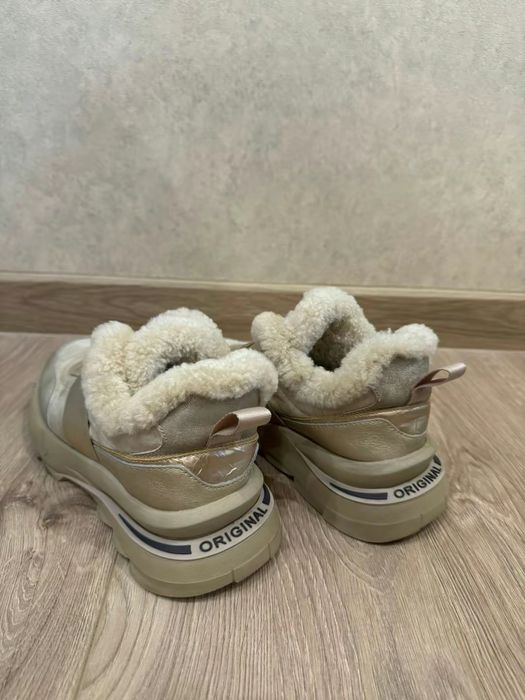 Жіночі зимові черевики  38 розмір