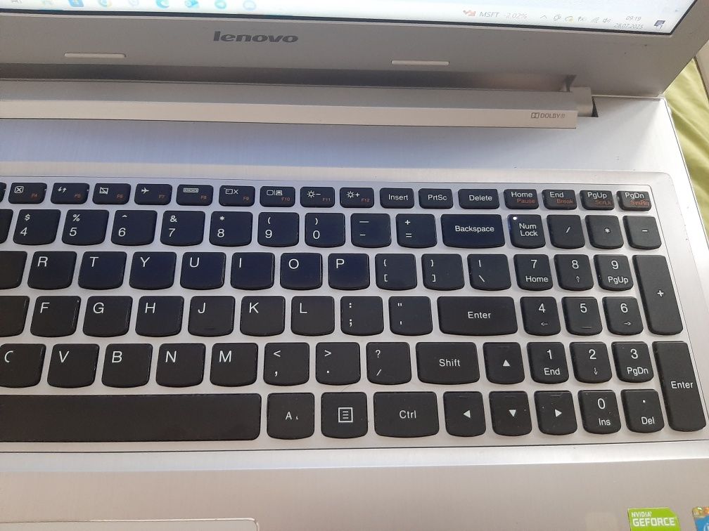 lenovo z50-70, i7 4510U, GeForce 840M, DDR3 8 GB,SSD 500GB  bez bater