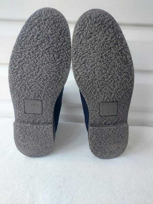 Чоловічі замшеві черевики челсі zara