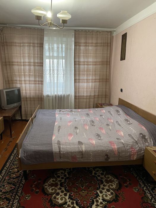 Подобово 2 кім. 1-5чел. вул . Полетаева, можливо  почасово!