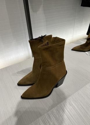 Натуральні замшеві козаки Zara 41 розмір
