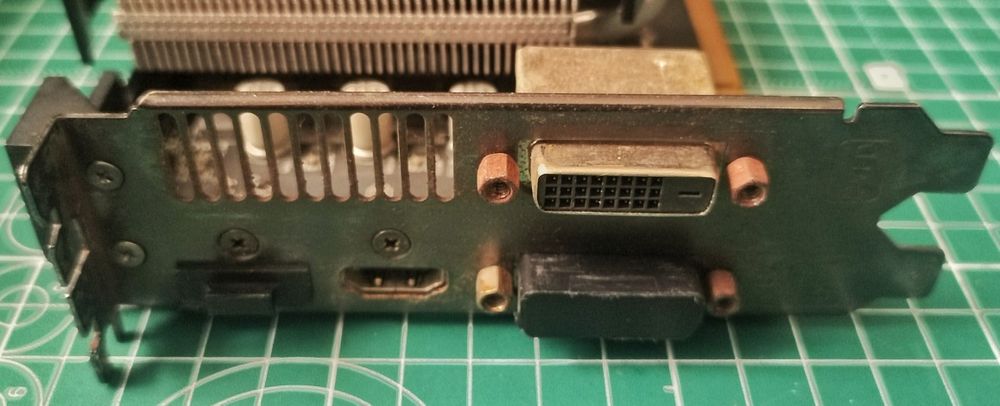 ASUS Radeon R9 270X 2GB