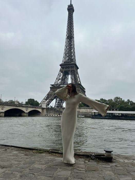 Сукня з відкритою спинкою