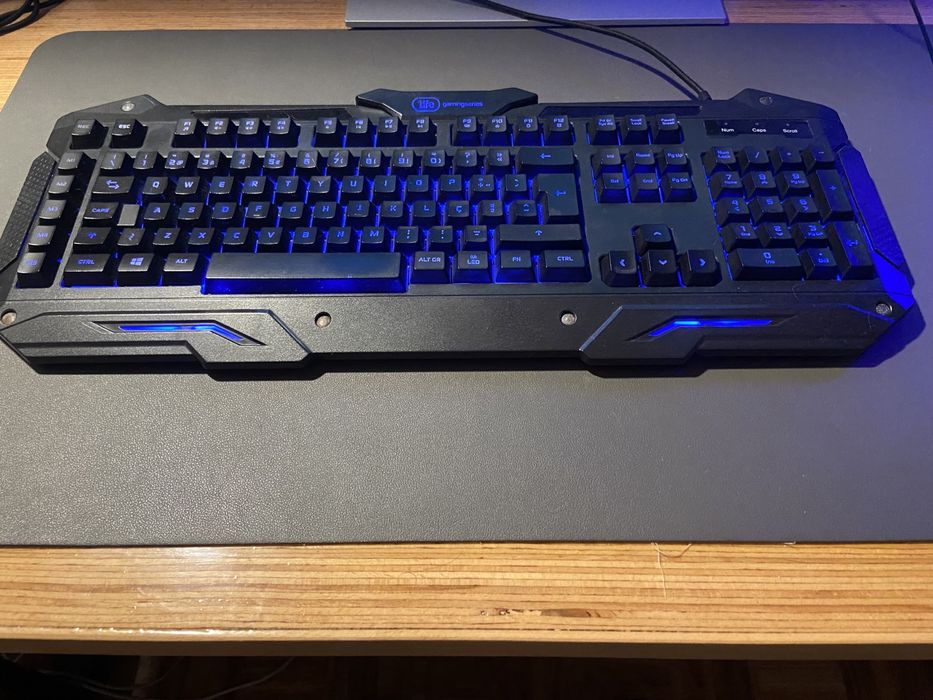 Combo: Teclado mecânico + rato computador RGB (com fios)