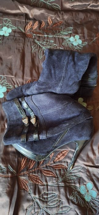 Długie szpilki damskie