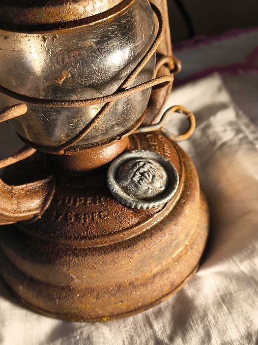 lampy naftowe stare dwie