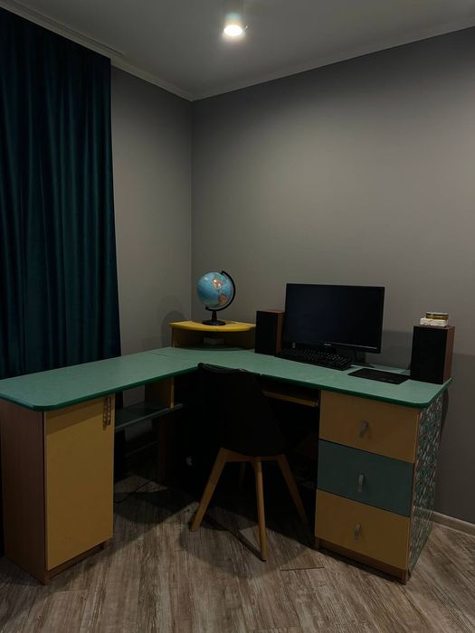 Меблі та ліжка в кімнату