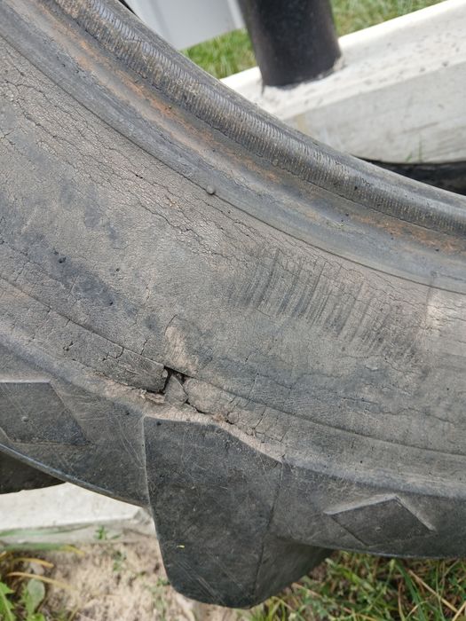 Шини для саморобного трактора 12.4 R24