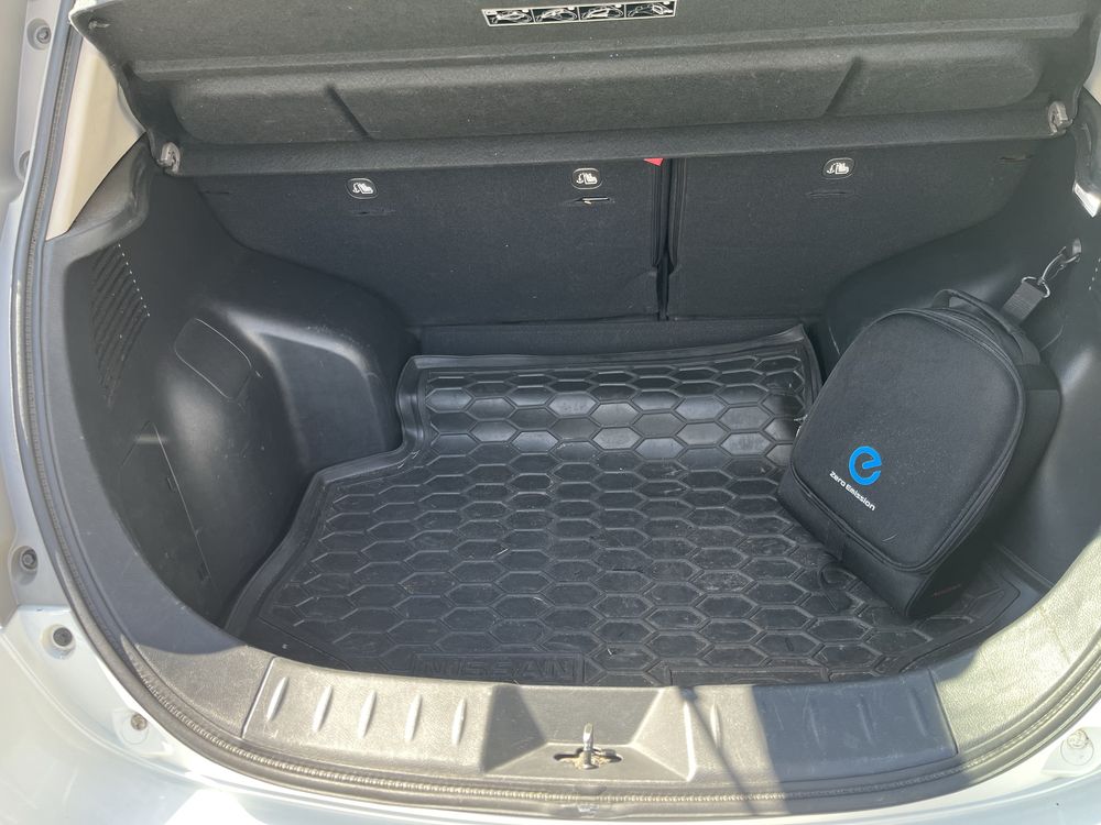 Nissan Leaf 2015 року