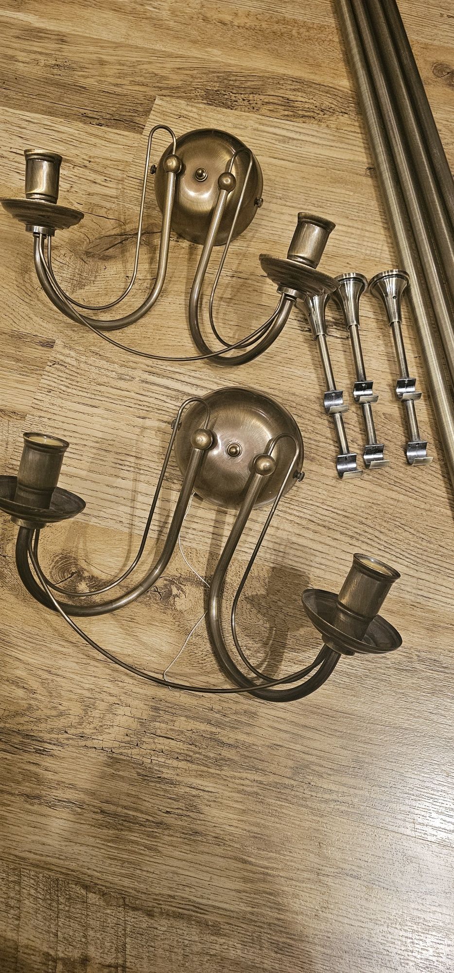 Mosiężne kinkiety plus karnisz
