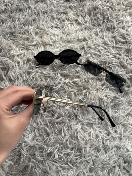 Сонцезахисні жіночі окуляри чорні з золотою оправою