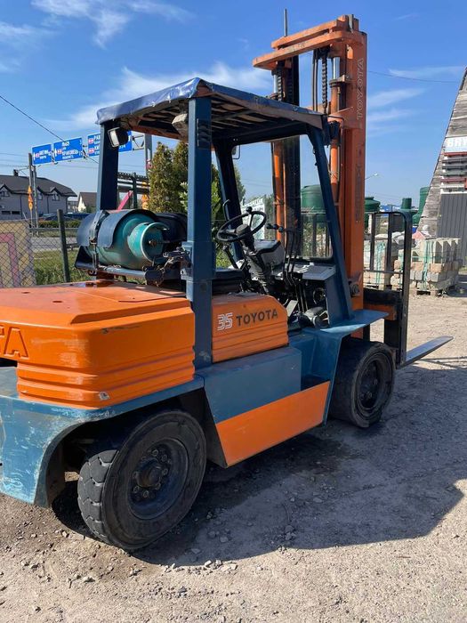 Навантажувач вилковий TOYOTA 35