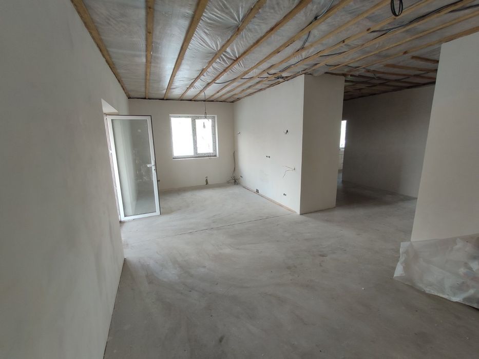 Будинок  + комунікації  +5 с Київський шлях 300 м