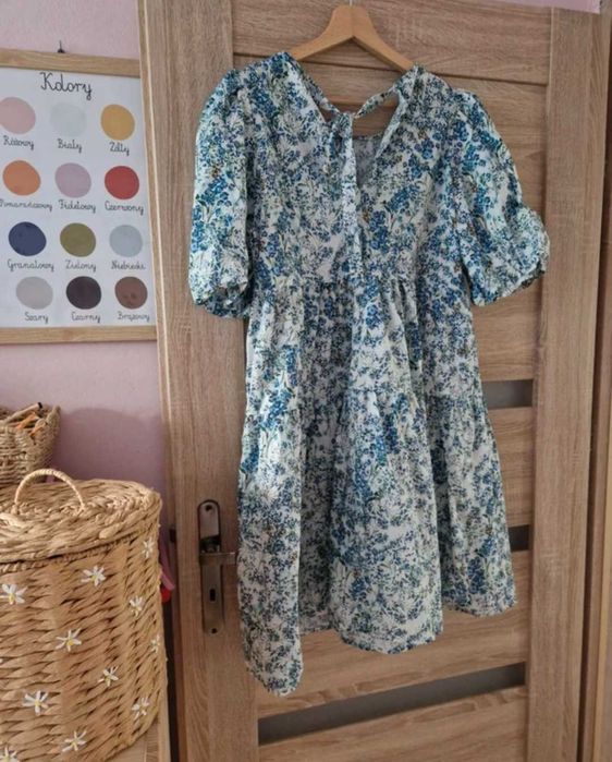 Reserved bawelniana midi sukienka w kwiaty