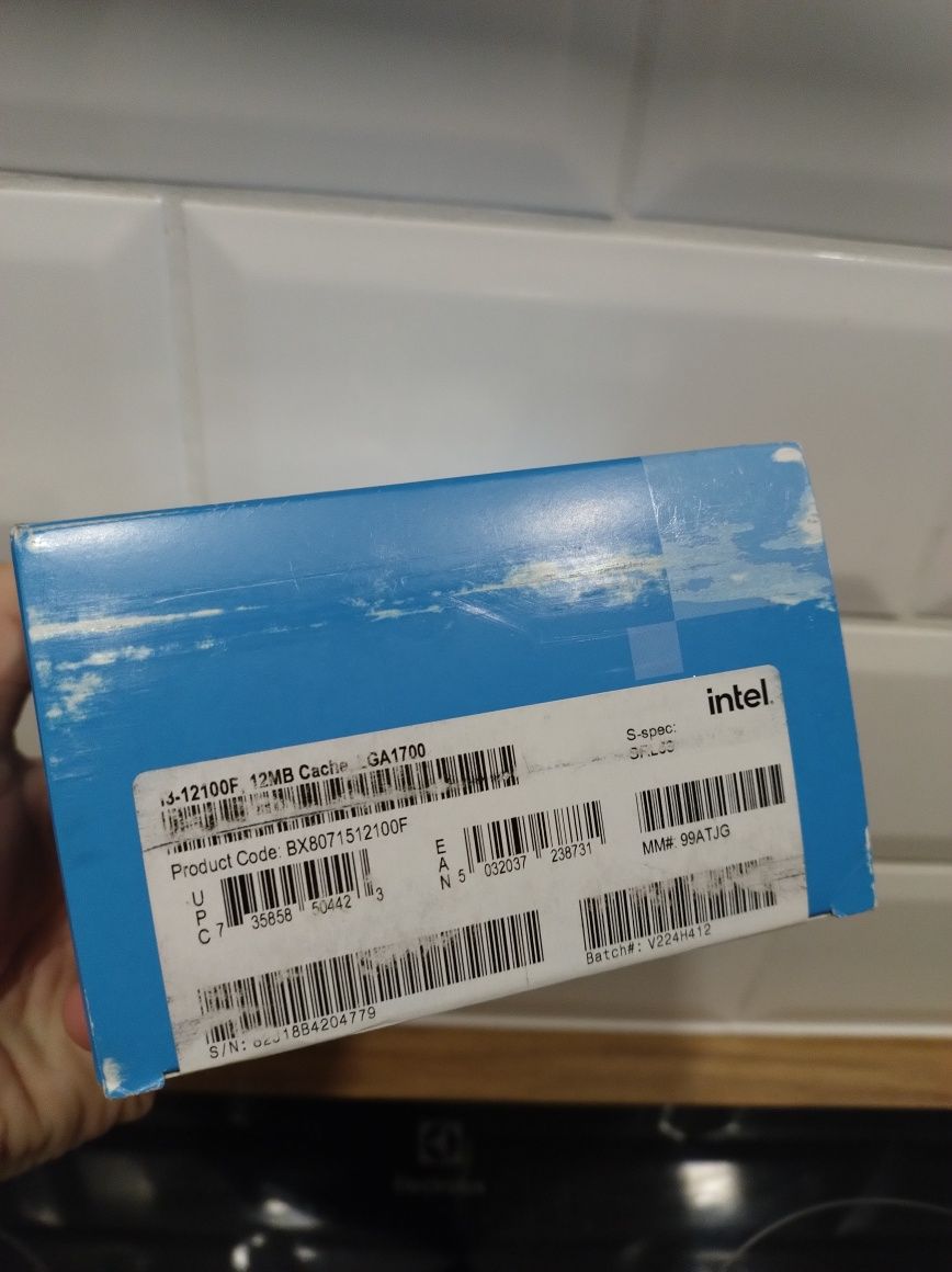 Procesor Intel Core i3-12100f BOX (4 rdzenie 8 wątków, 3,3 GHz)