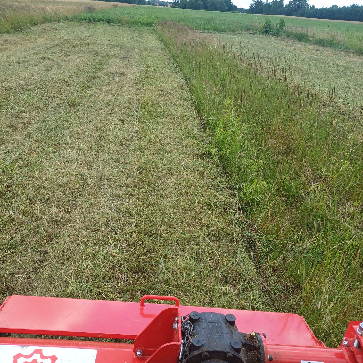 Koszenie traw zarośli farm fotowoltaicznych mulczer Faktura