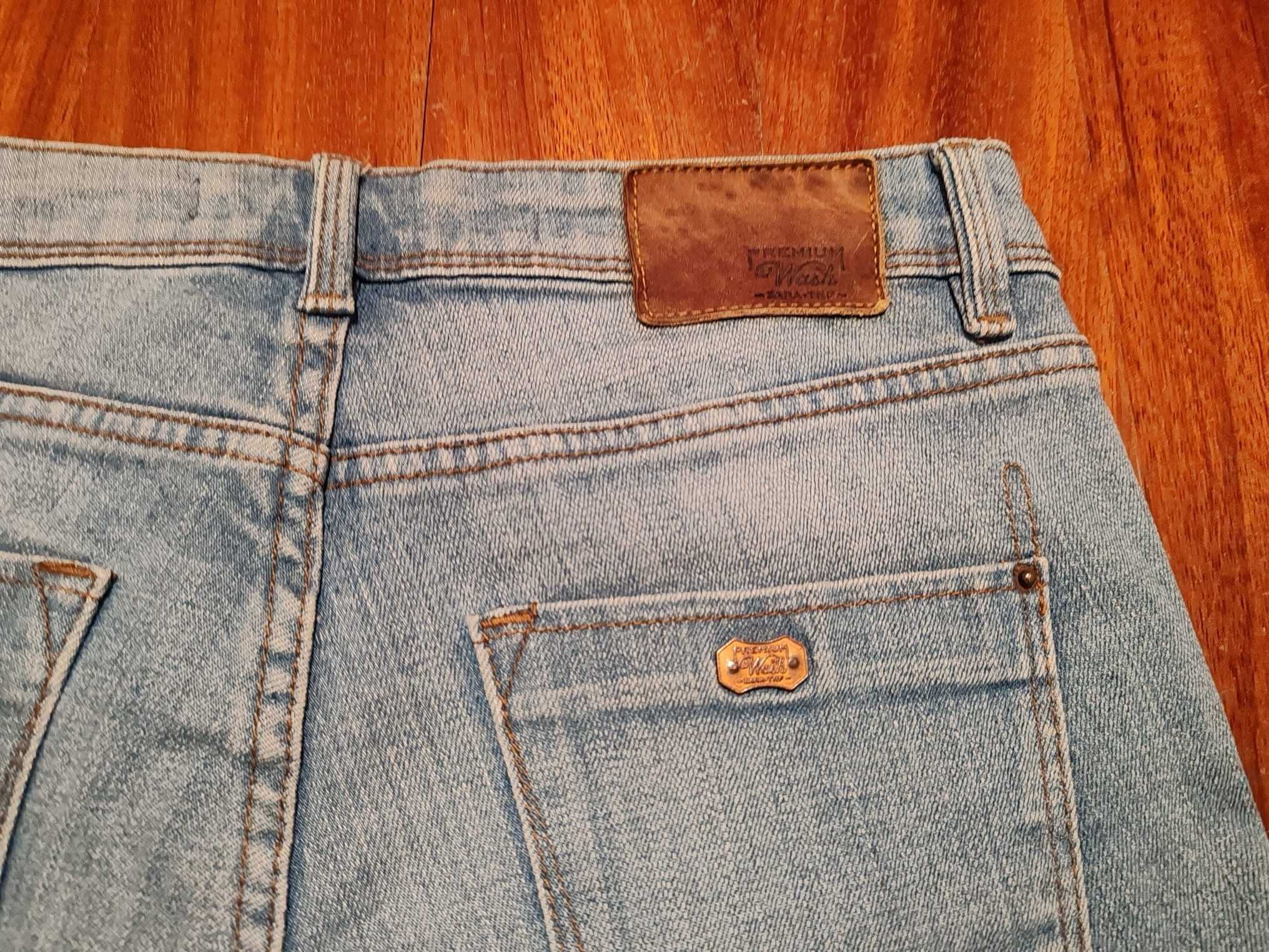Calções em ganga elástica da marca Zara. Novos. Sem uso.