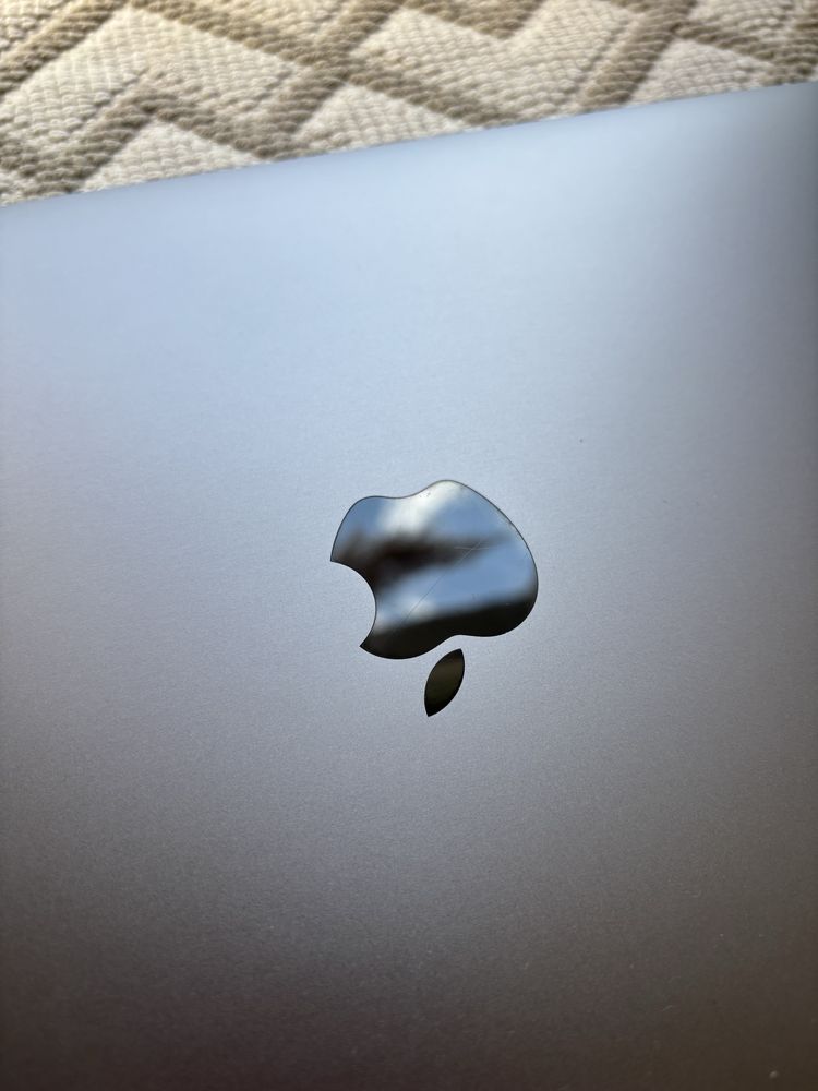 mac’s MacBook Pro 13 (2017 год) А1706 16ram 250gb