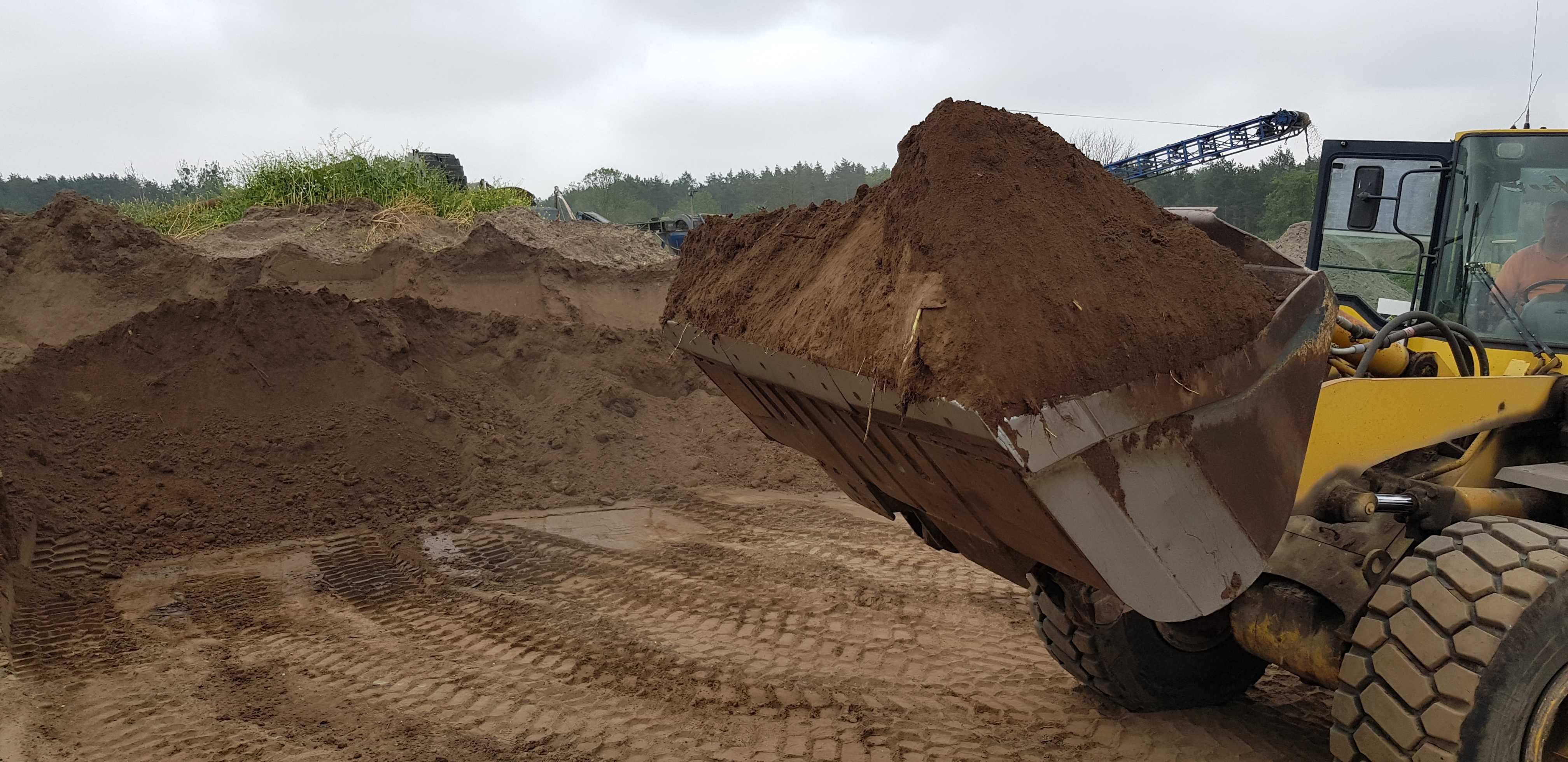 Kliniec tłuczeń grys mączka kamień granit czysty pod kostkę ziemia