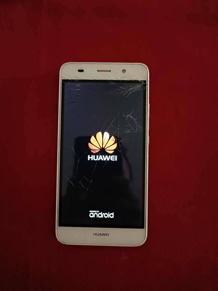 Telefon Huawei uszkodzony