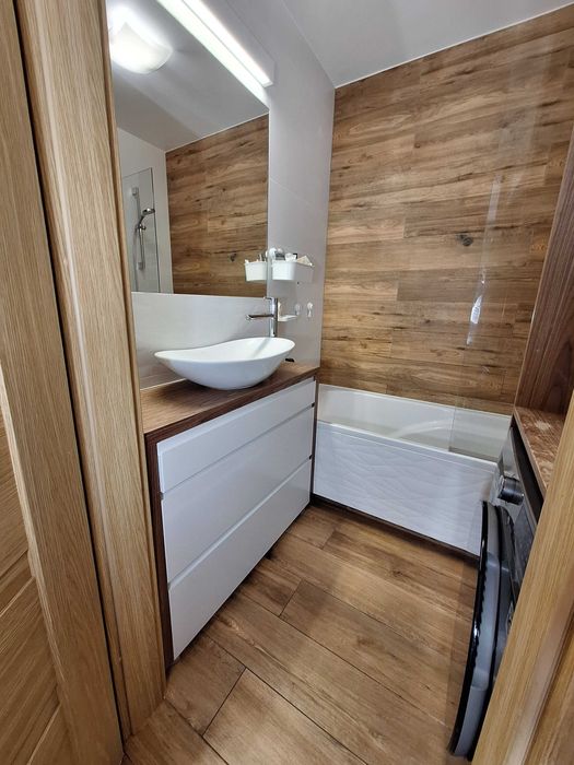 Duży jasny pokój od ZARAZ Metro Stokłosy dla 1-2 osób, internet balkon