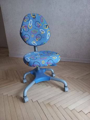 Продам детскийрегулируемый ортопедический стул MealuxЧемпион