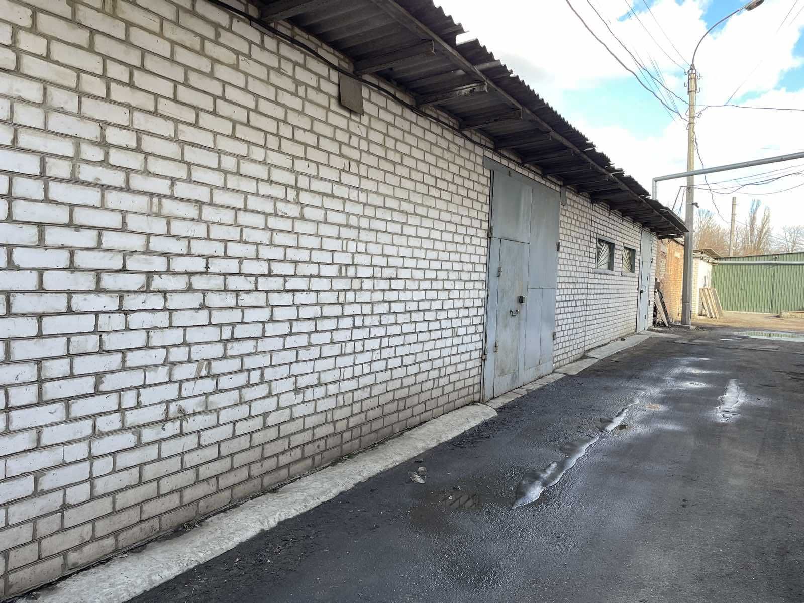Продаж виробничо-офісного приміщення по вул. Сурікова 4