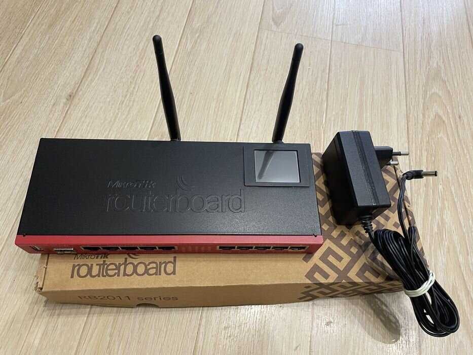 Роутер (маршрутизатор) MikroTik RB2011UiAS-2HnD-IN