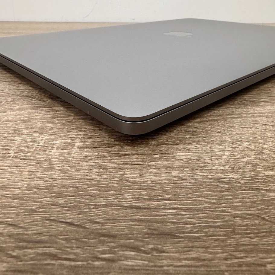 MacBook Pro 16" i7 / 16Gb DDR4 / SSD 512Gb / Radeon 5300m (код: M0634)
