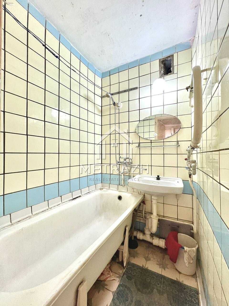 Продаю 3комн.квартиру метро Защитников Украины.Тарасовский вьезд