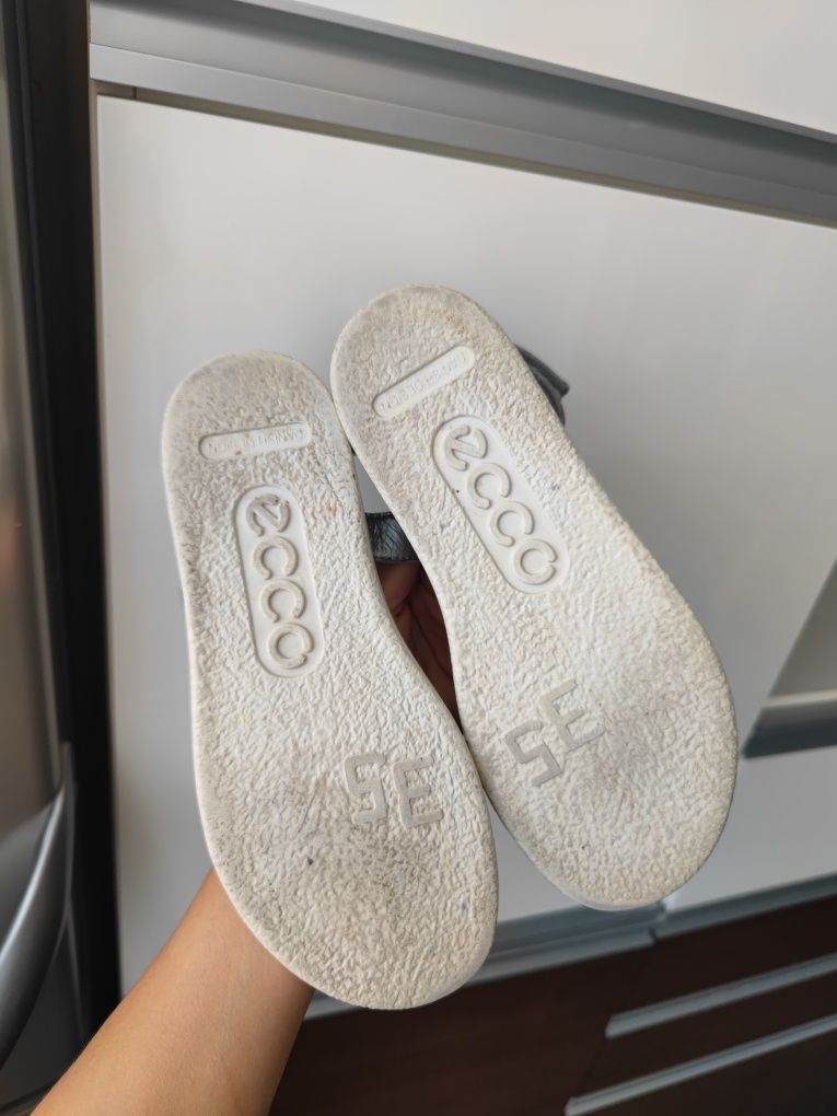 Босоножки ecco 35 для девочки кожаные серебро