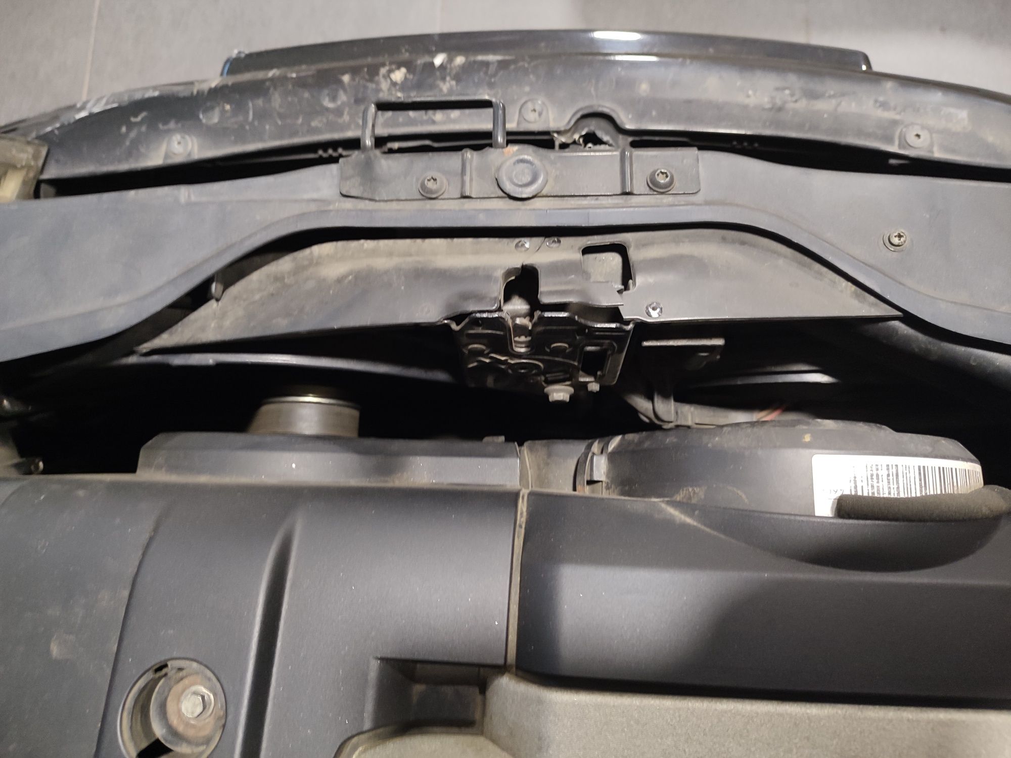 Skoda superb com toque frontal ( chapa) não afetou mecânica e motor
